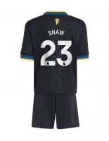 Otroške Nogometnih dresov Manchester United Luke Shaw #23 Tretji 2025-26 Kratki rokavi (+ hlače)